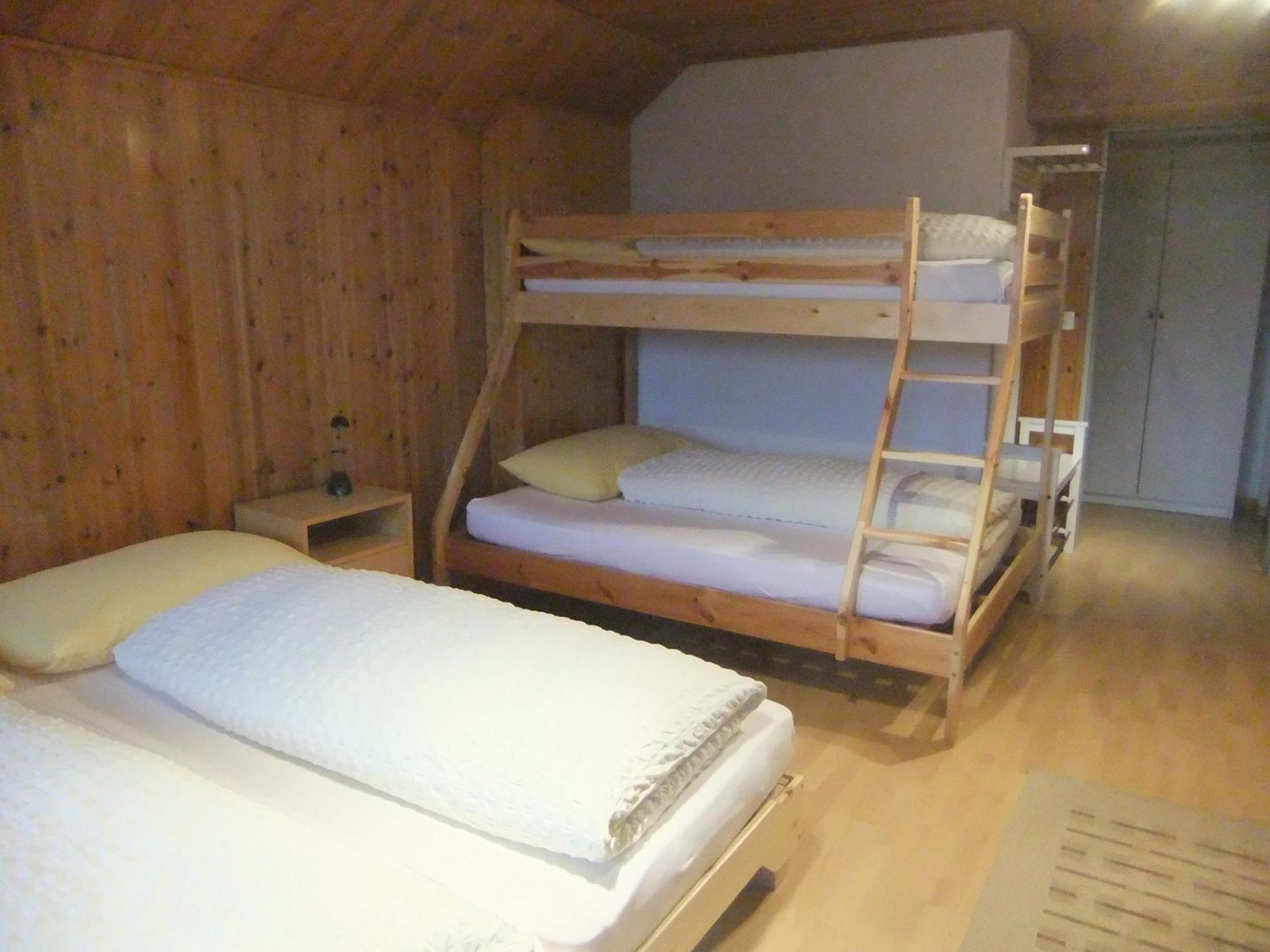 Hotel Weisshorn Goms Quarto foto